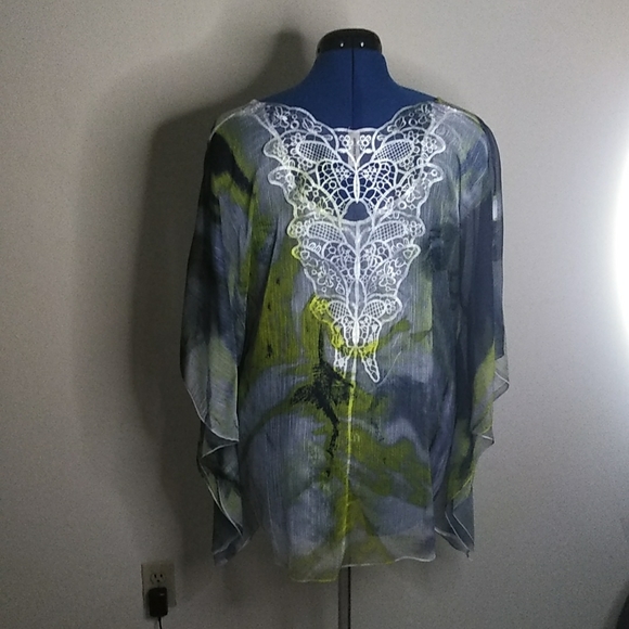 Plus size sheer kimono style bouse - Picture 3 of 6
